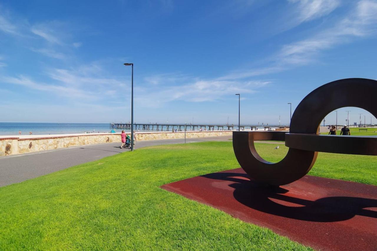 Beachfront Serenity Glenelg Apartment ภายนอก รูปภาพ