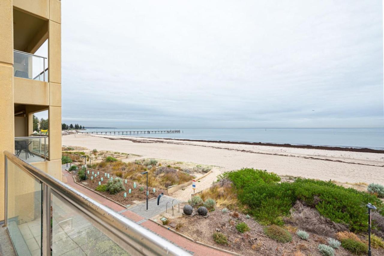 Beachfront Serenity Glenelg Apartment ภายนอก รูปภาพ